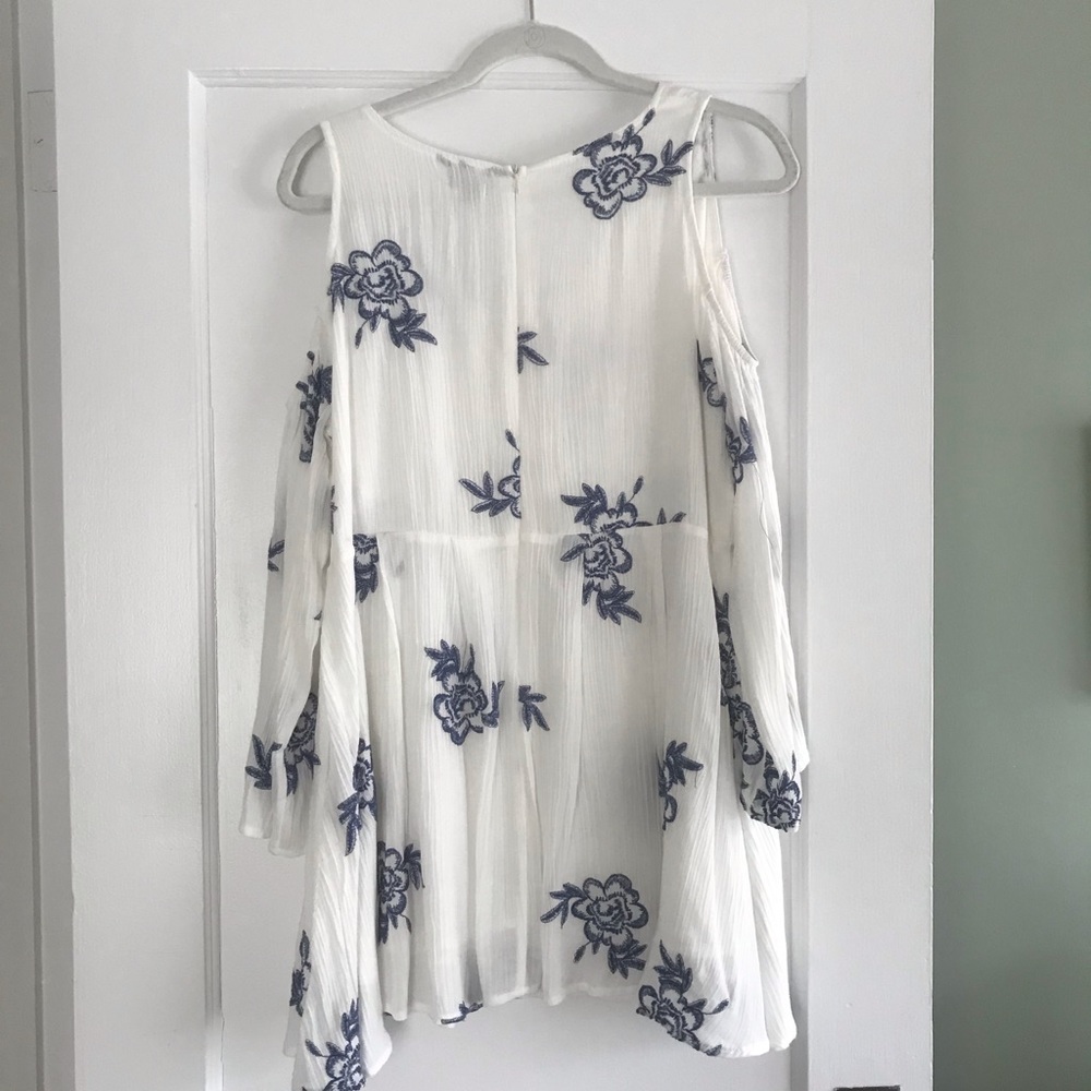 Dress - Picture 2 of 4